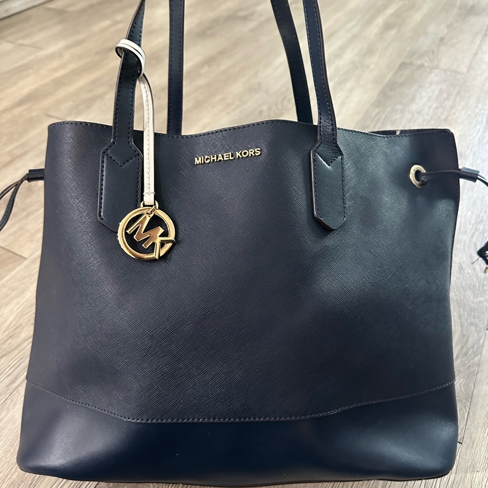 Michael Kors Reversible Navy Blue Floral Trista Tote Bag Purse